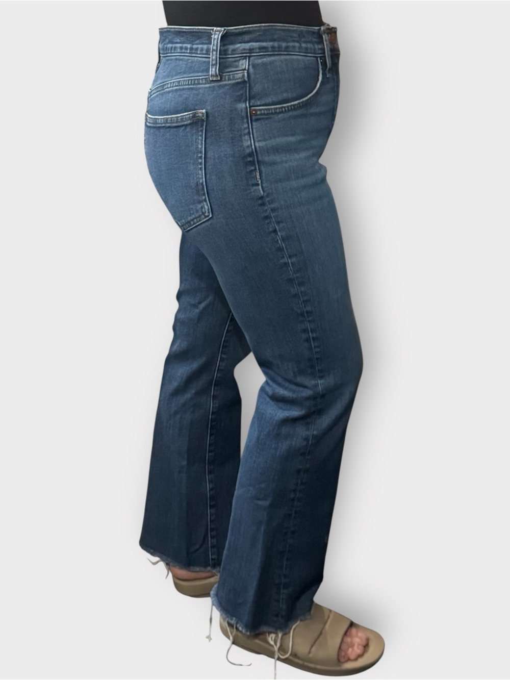 Madewell Mid Rise Crop Kick Out Jeans 28 Raw Hem Cropped Flare Medium Wash Blue